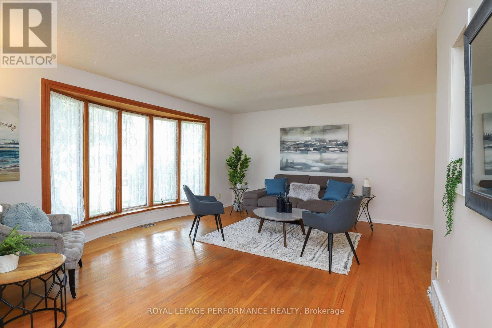 Ottawa, ON K2E5S2,45 KEEWATIN CRESCENT