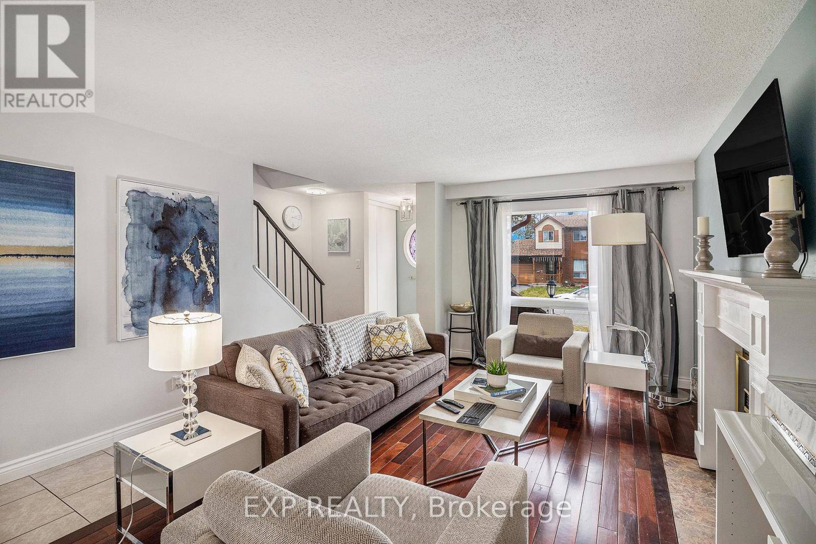 Ottawa, ON K1E3L7,302 COTE-ROYALE CRESCENT