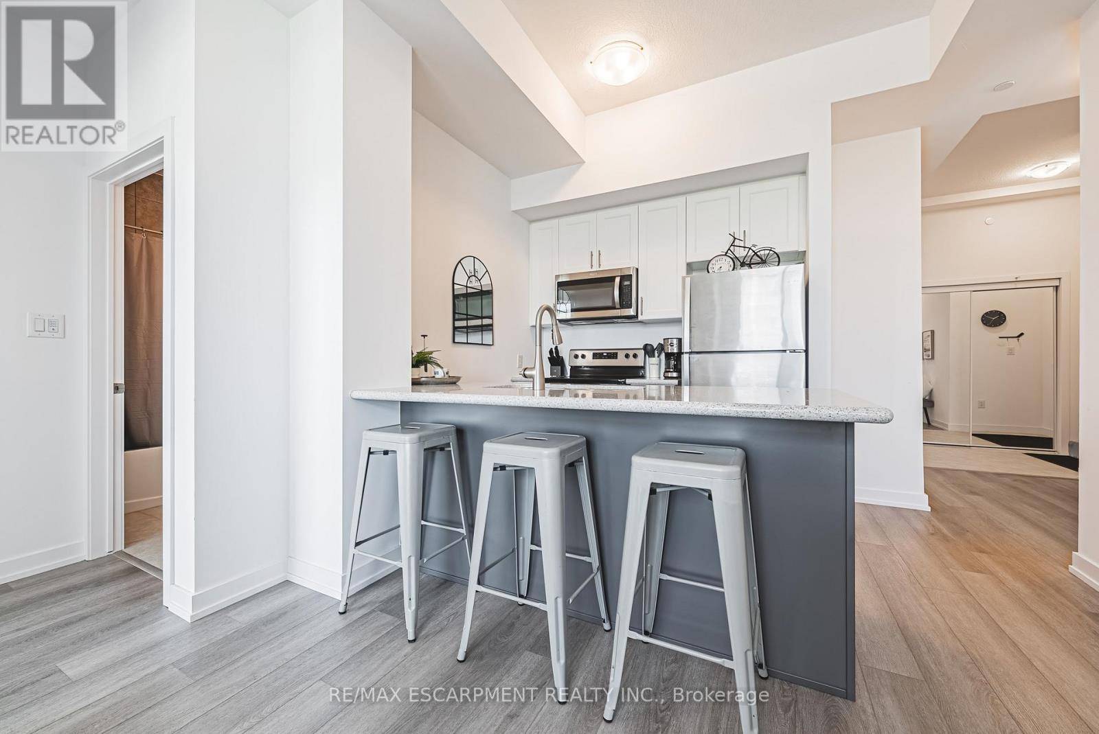 Hamilton (waterdown), ON L8B2A5,460 Dundas ST East #505
