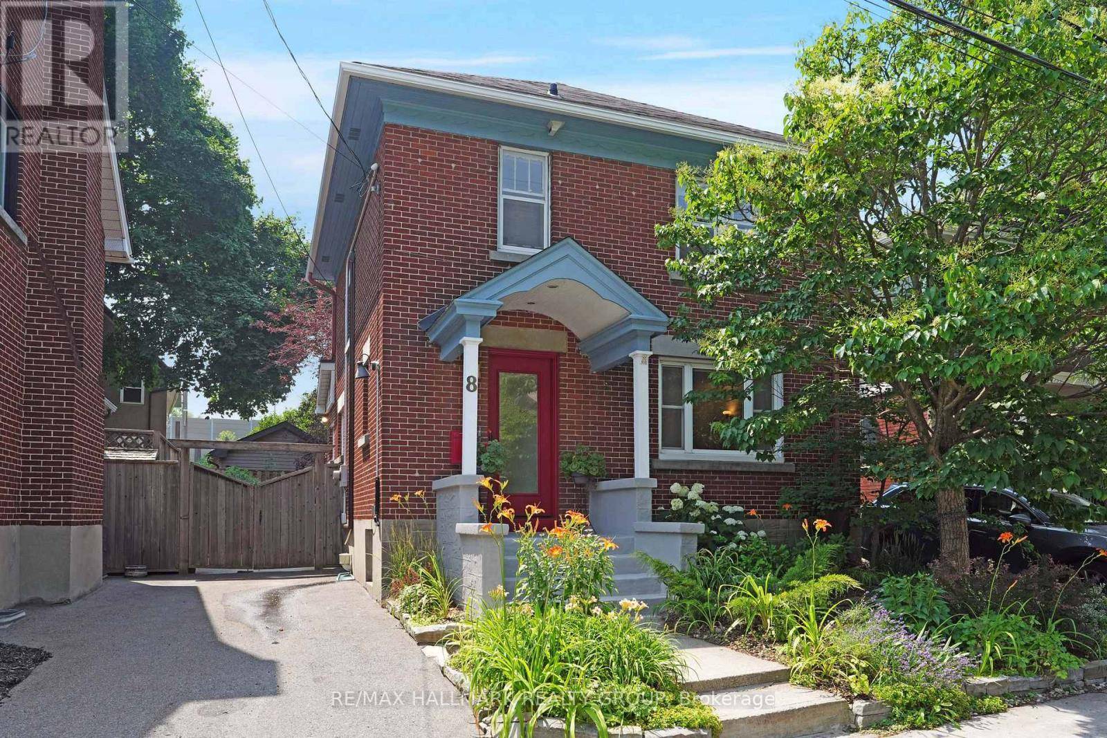 Ottawa, ON K1Y3K1,8 SIMS AVENUE