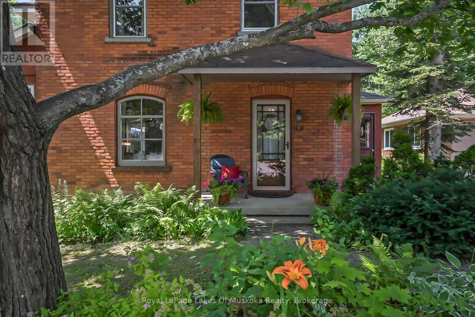 Bracebridge (monck (bracebridge)), ON P1L1H4,98 MUSKOKA ROAD
