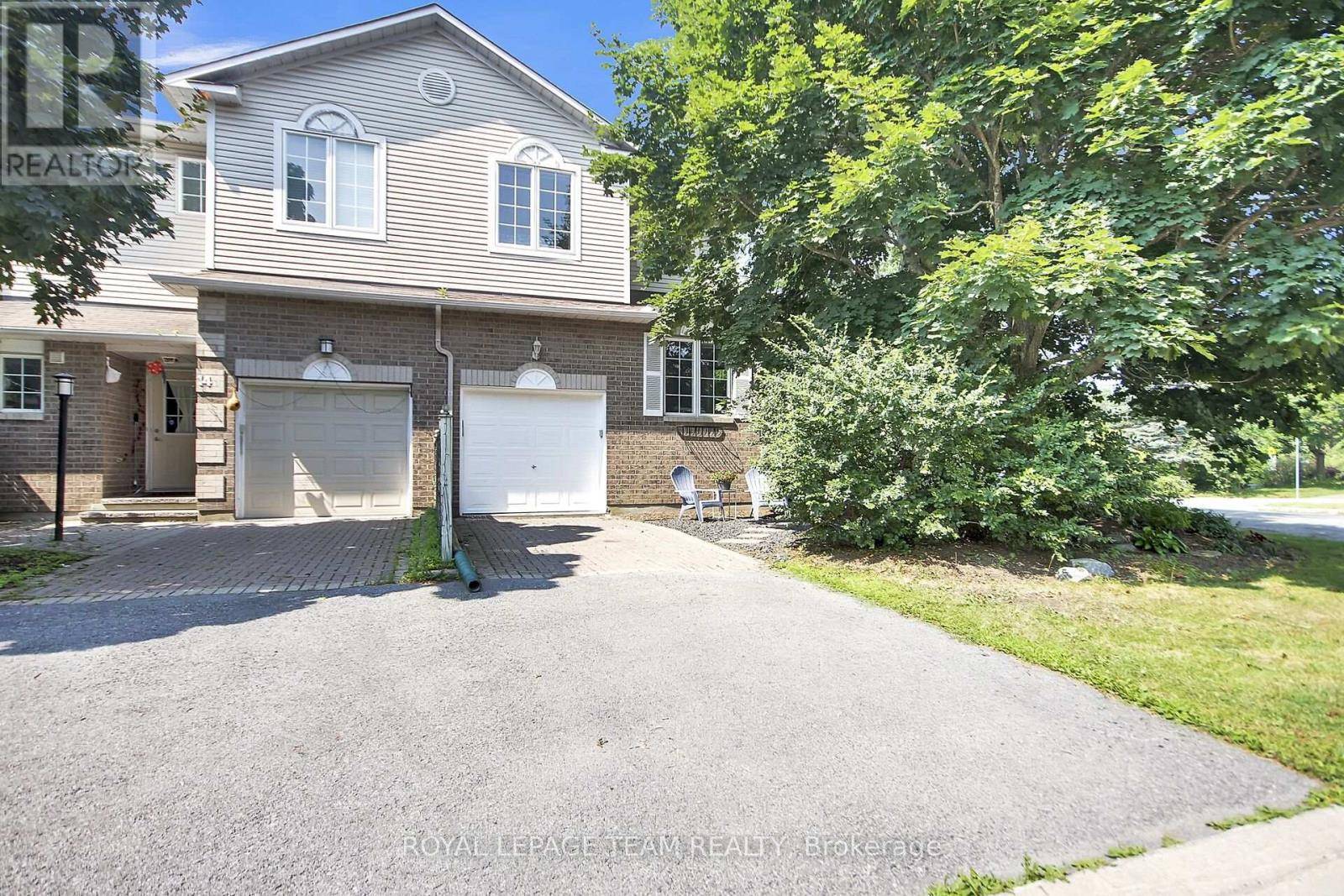 Ottawa, ON K2S1V7,16 RIVERBANK COURT