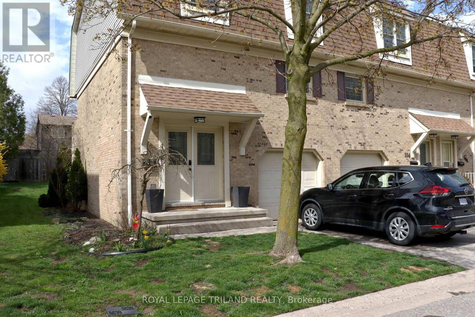 London South (south T), ON N5Z4L7,900 Pond View RD #102