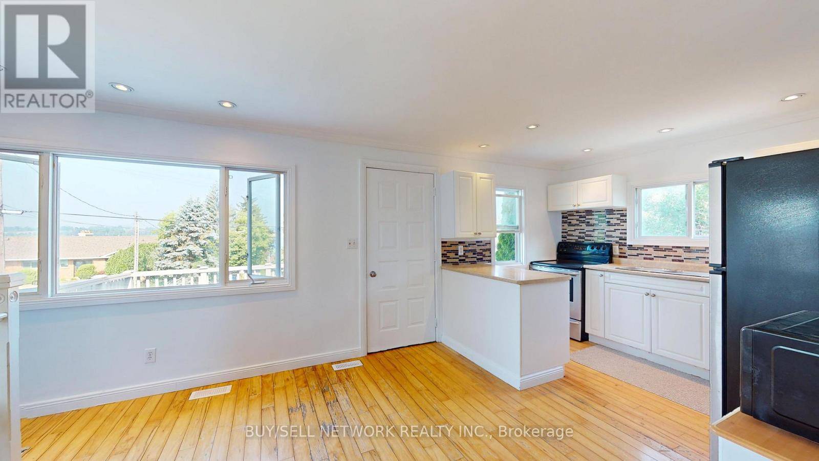 Selwyn, ON K0L1H0,879 GARTHORNE AVENUE