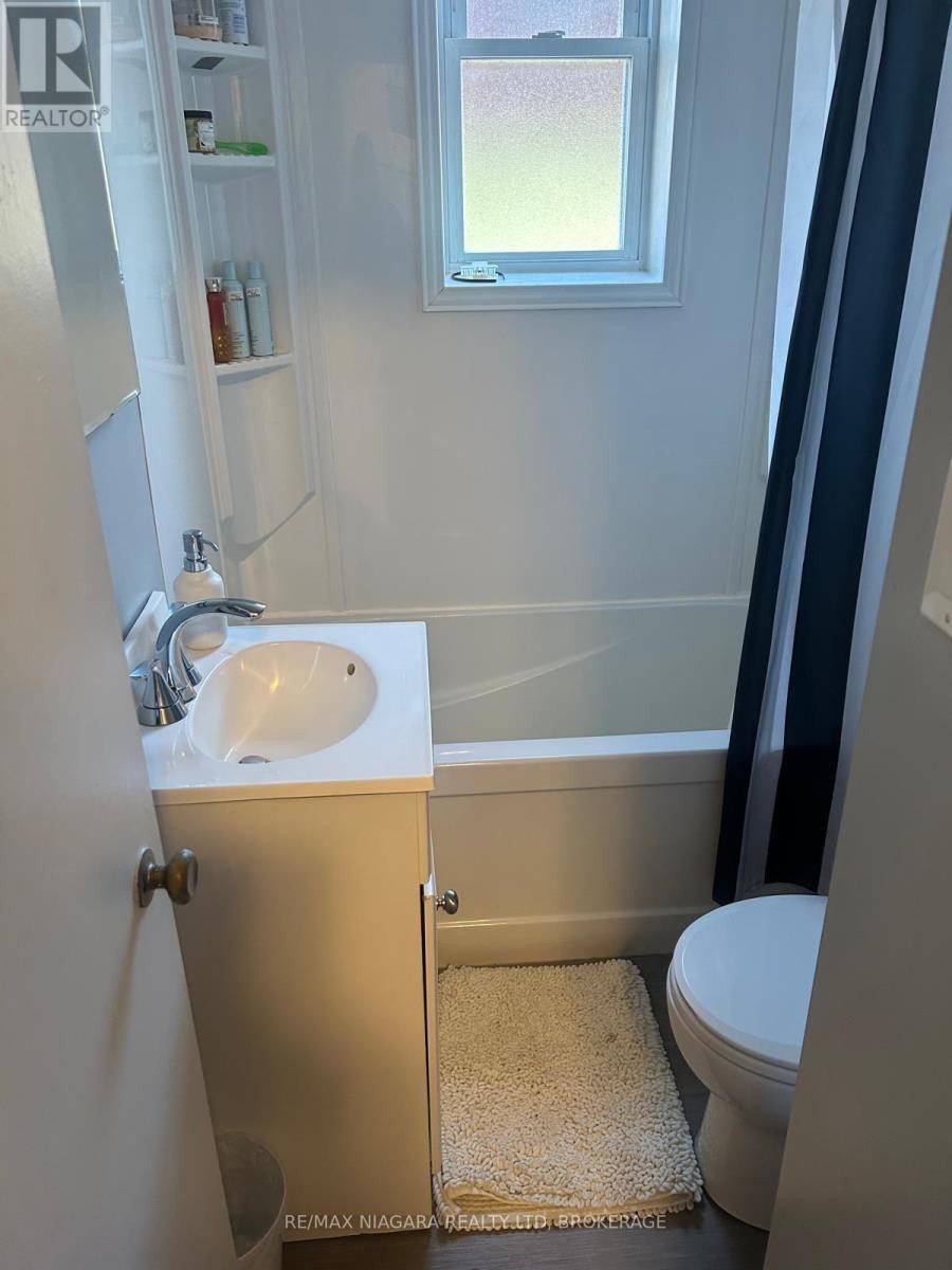 St. Catharines (glendale/glenridge), ON L2T3N9,9 MASTERSON DR #2