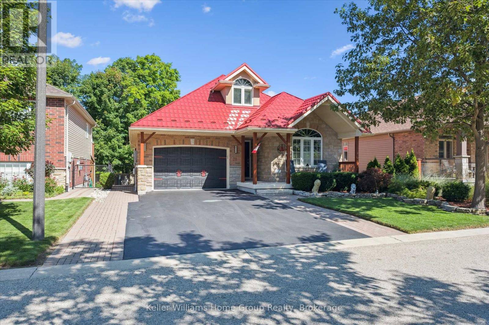 Centre Wellington (fergus), ON N1M0A6,28 HARCOURT PLACE