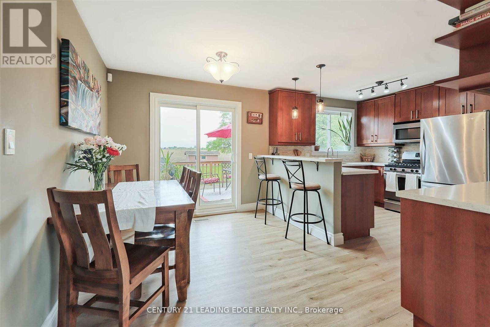 Hamilton (mount Hope), ON L0R1W0,8276 WHITE CHURCH ROAD E