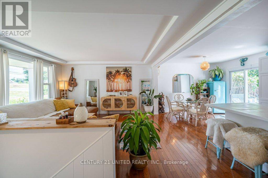 Selwyn, ON K0L2H0,252 QUEEN STREET
