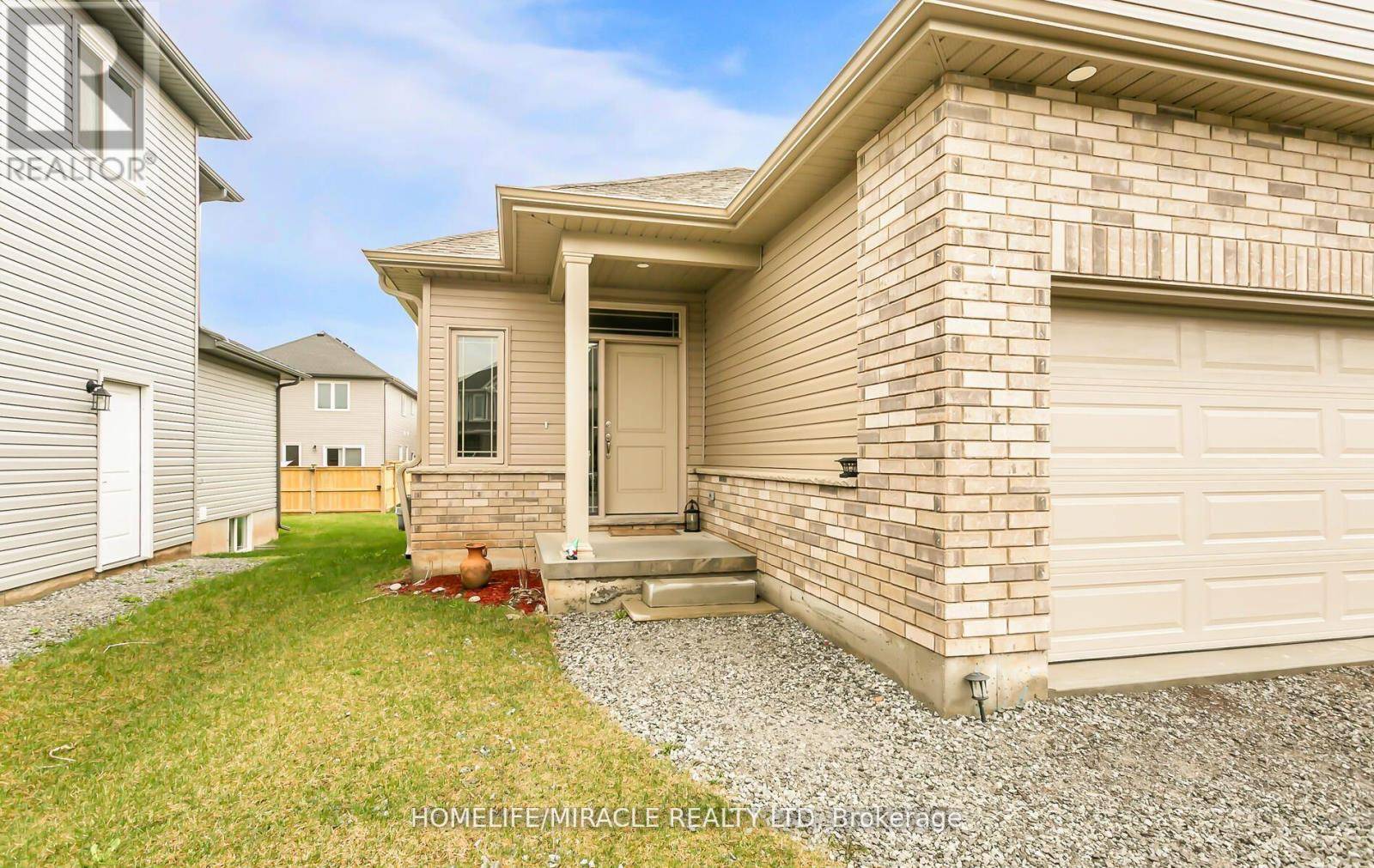 Thorold (hurricane/merrittville), ON L2V0G3,15 TUCKER STREET