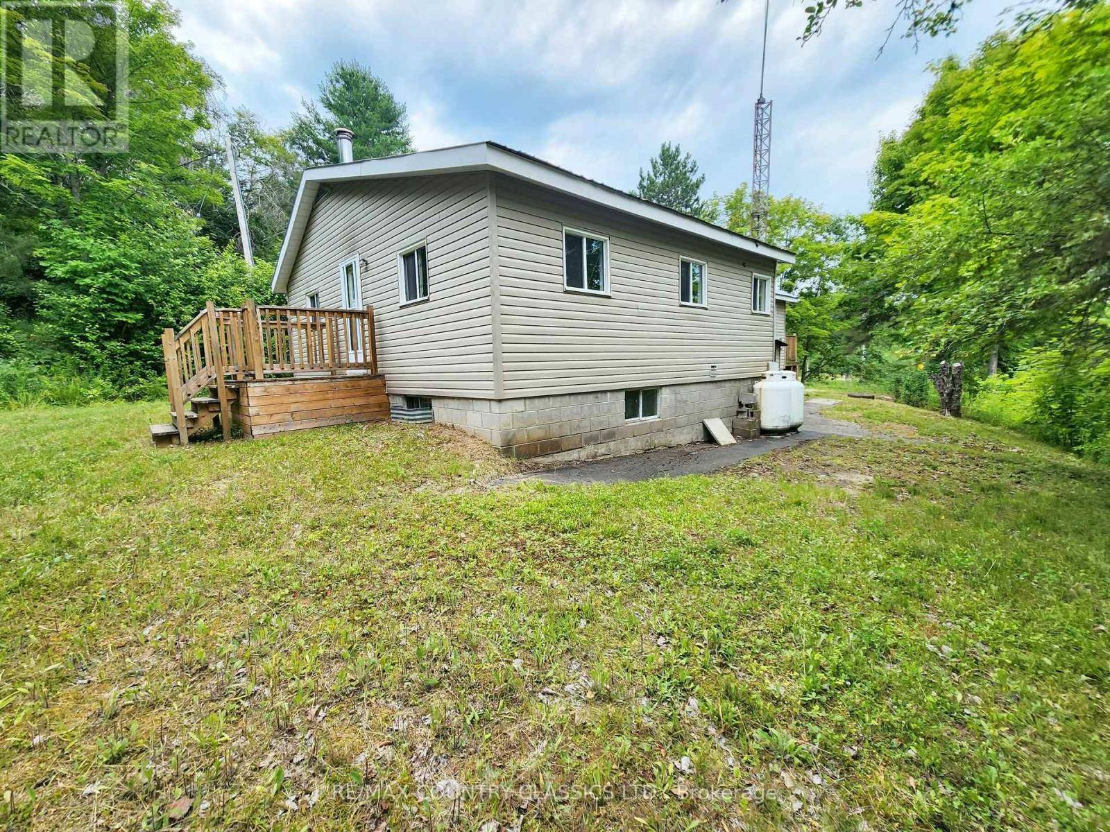 Hastings Highlands (bangor Ward), ON K0J1L0,9 PRITCHARD ROAD