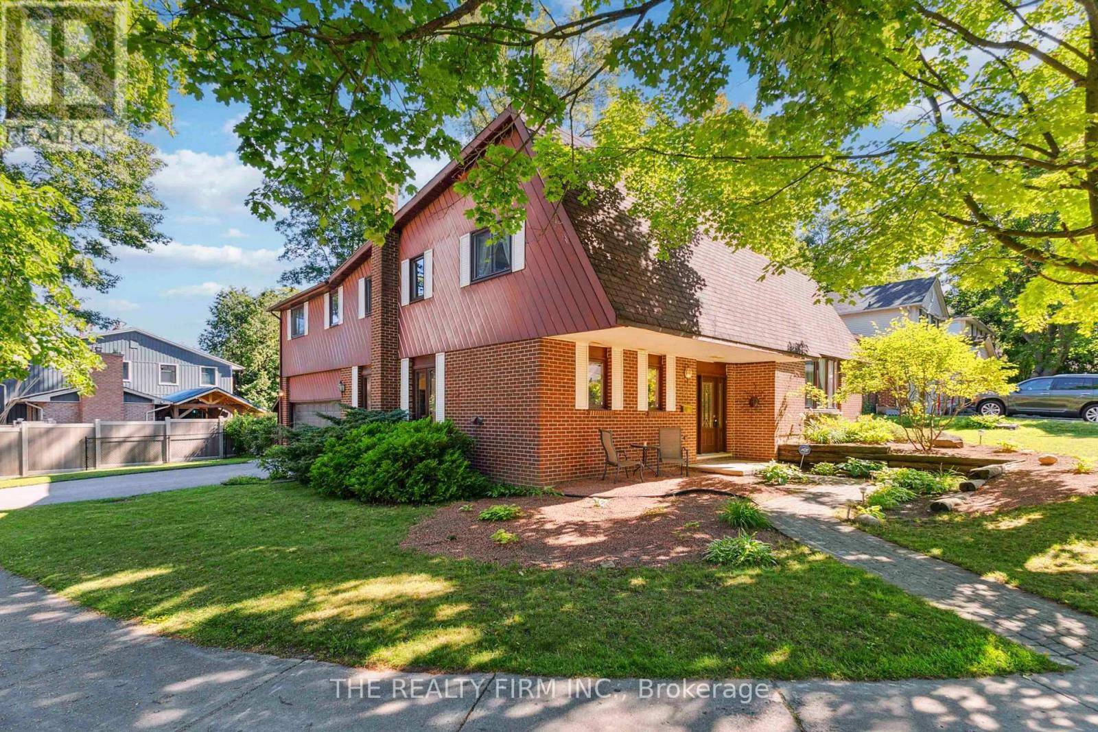 London South (south K), ON N6K3C4,98 HALIBURTON ROAD