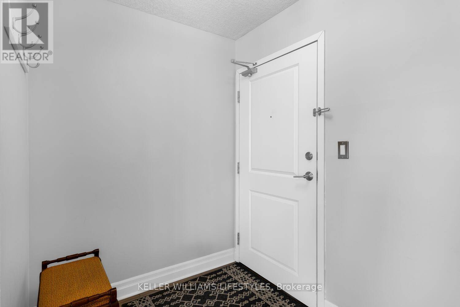 London South (south F), ON N6C3X2,89 Ridout ST #409