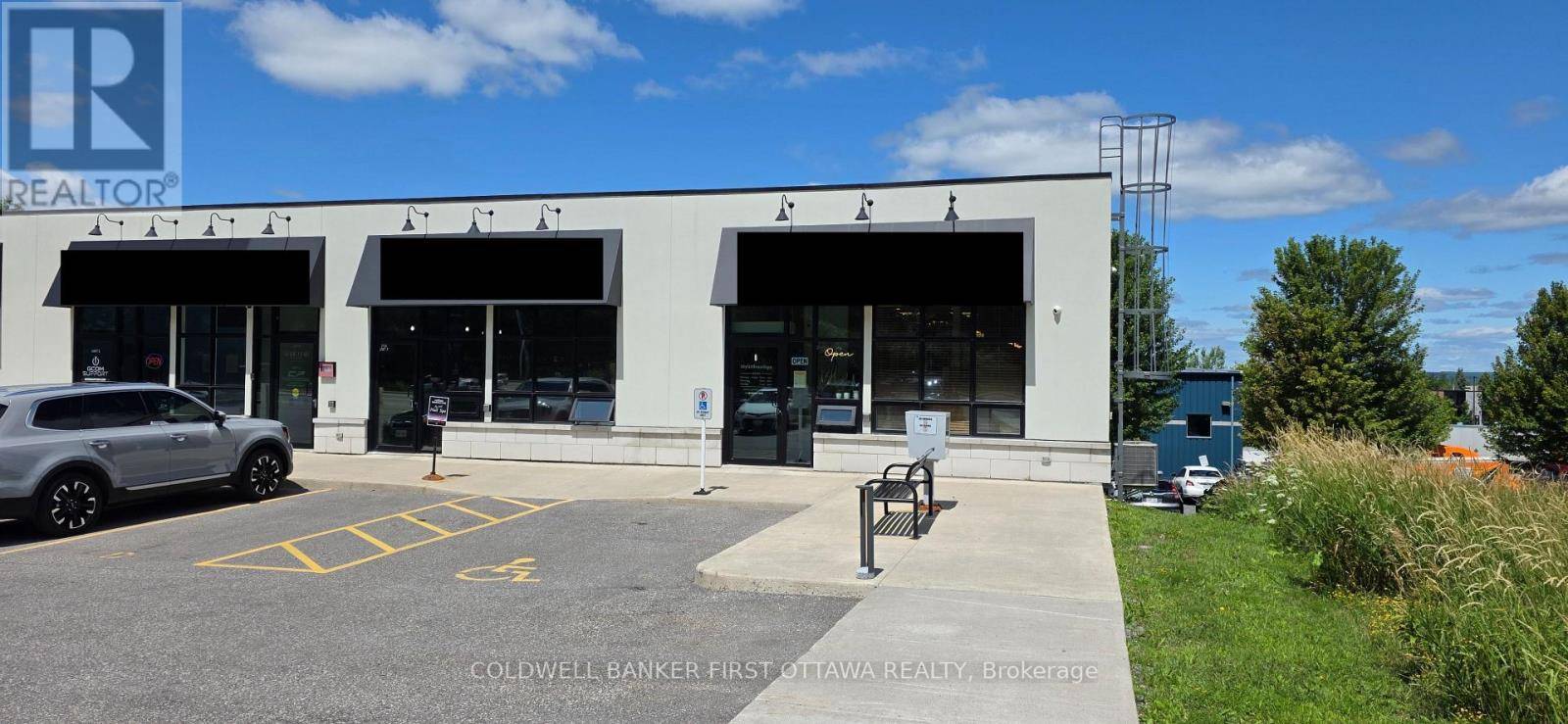 Ottawa, ON K1C1T1,3735 St Joseph BLVD North #4