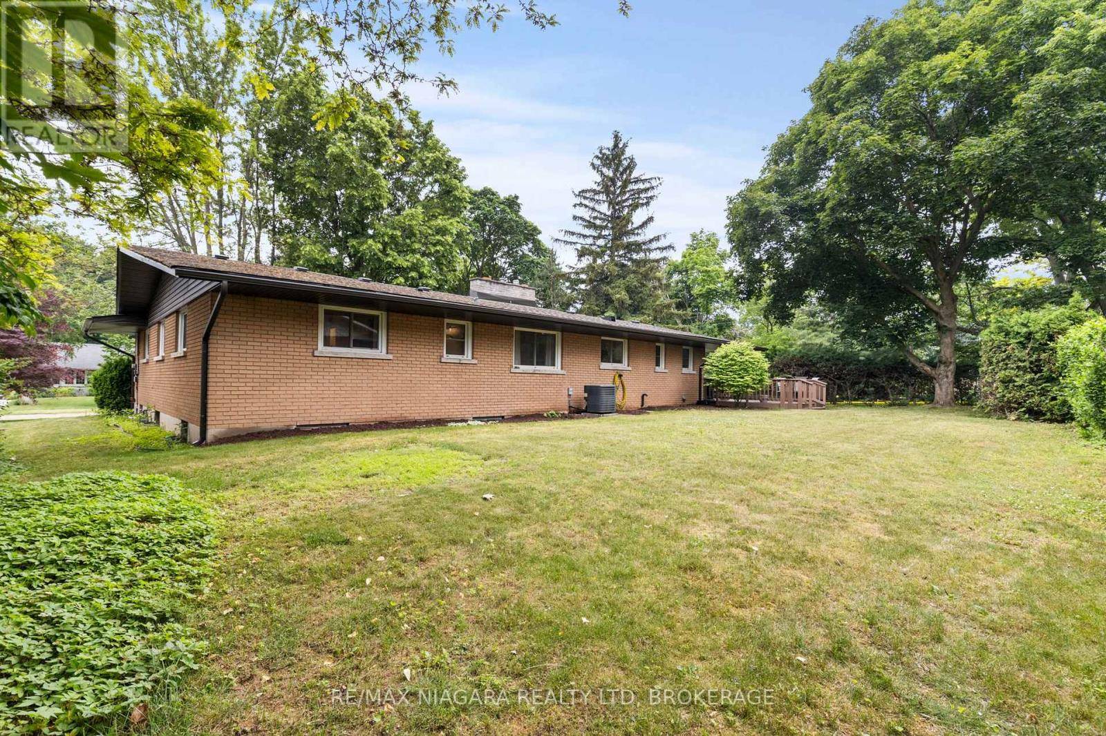Pelham (fonthill), ON L0S1E0,27 DALEVIEW CRESCENT