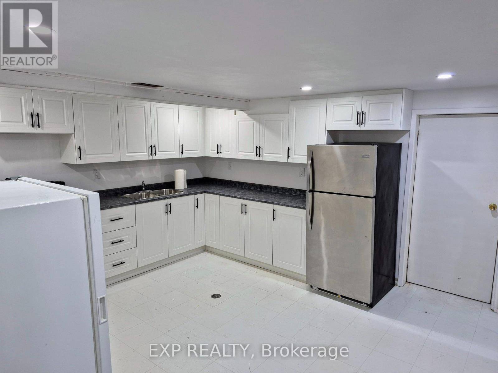 Kitchener, ON N2B2P9,37 Montcalm DR East #Lower