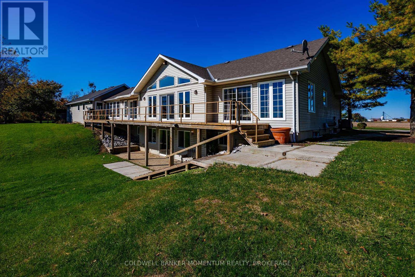 Norfolk, ON N0E1P0,648 FRONT ROAD