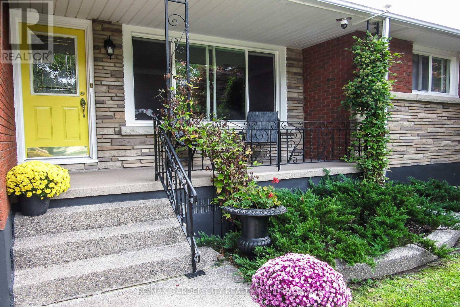 Welland (prince Charles), ON L3C1A9,124 GADSBY AVENUE