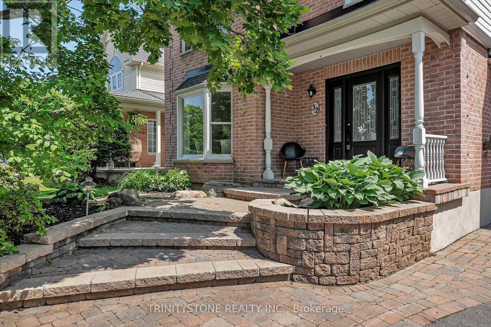 Ottawa, ON K2S1G9,32 KYLE AVENUE