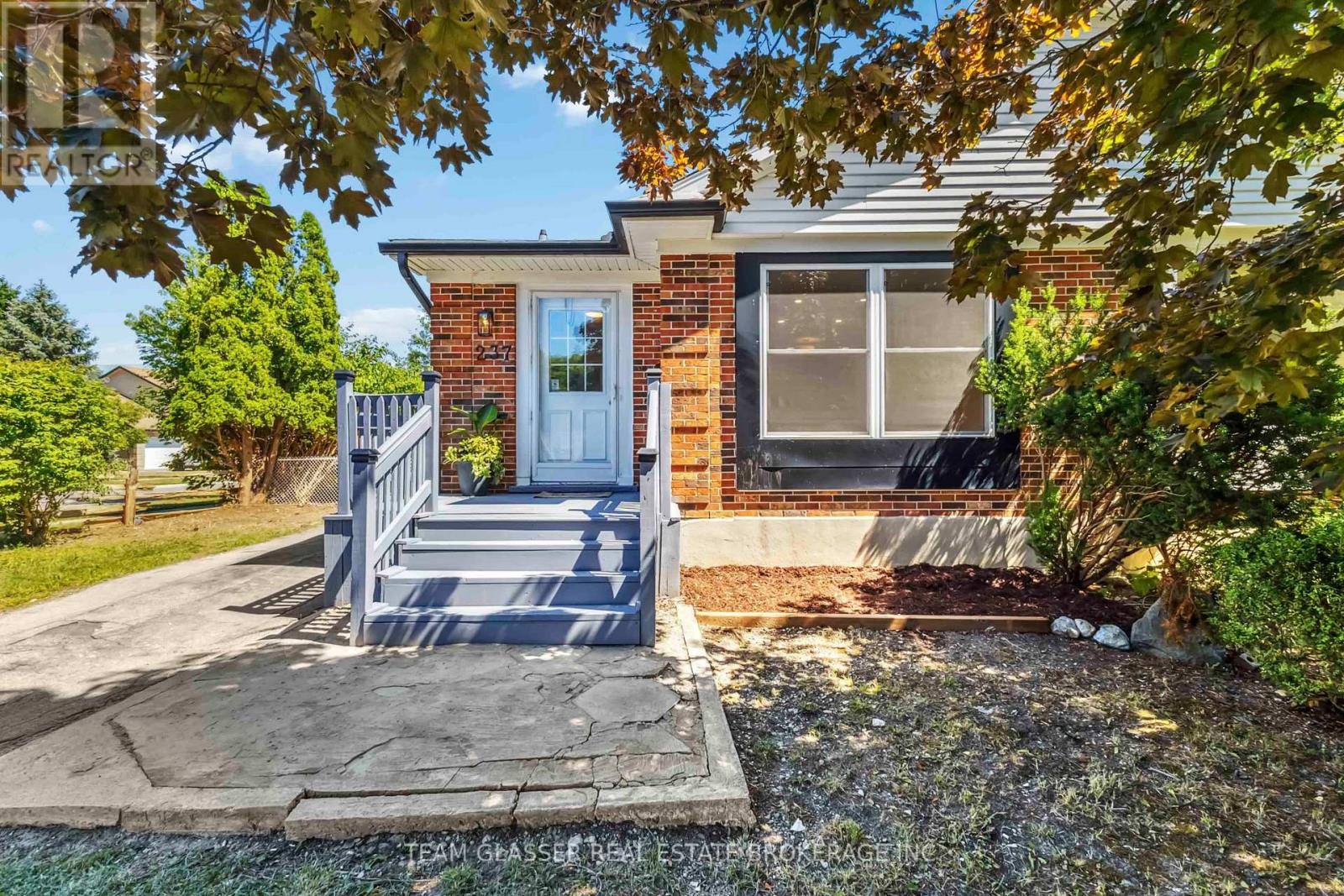 London South (south T), ON N5Z4M1,237 BANBURY ROAD