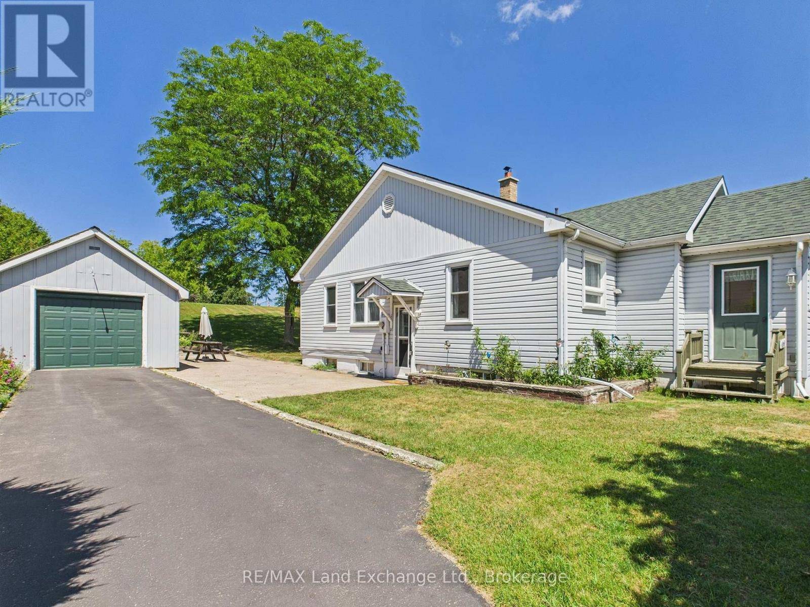 Kincardine, ON N2Z1X8,1060 PRINCES STREET N