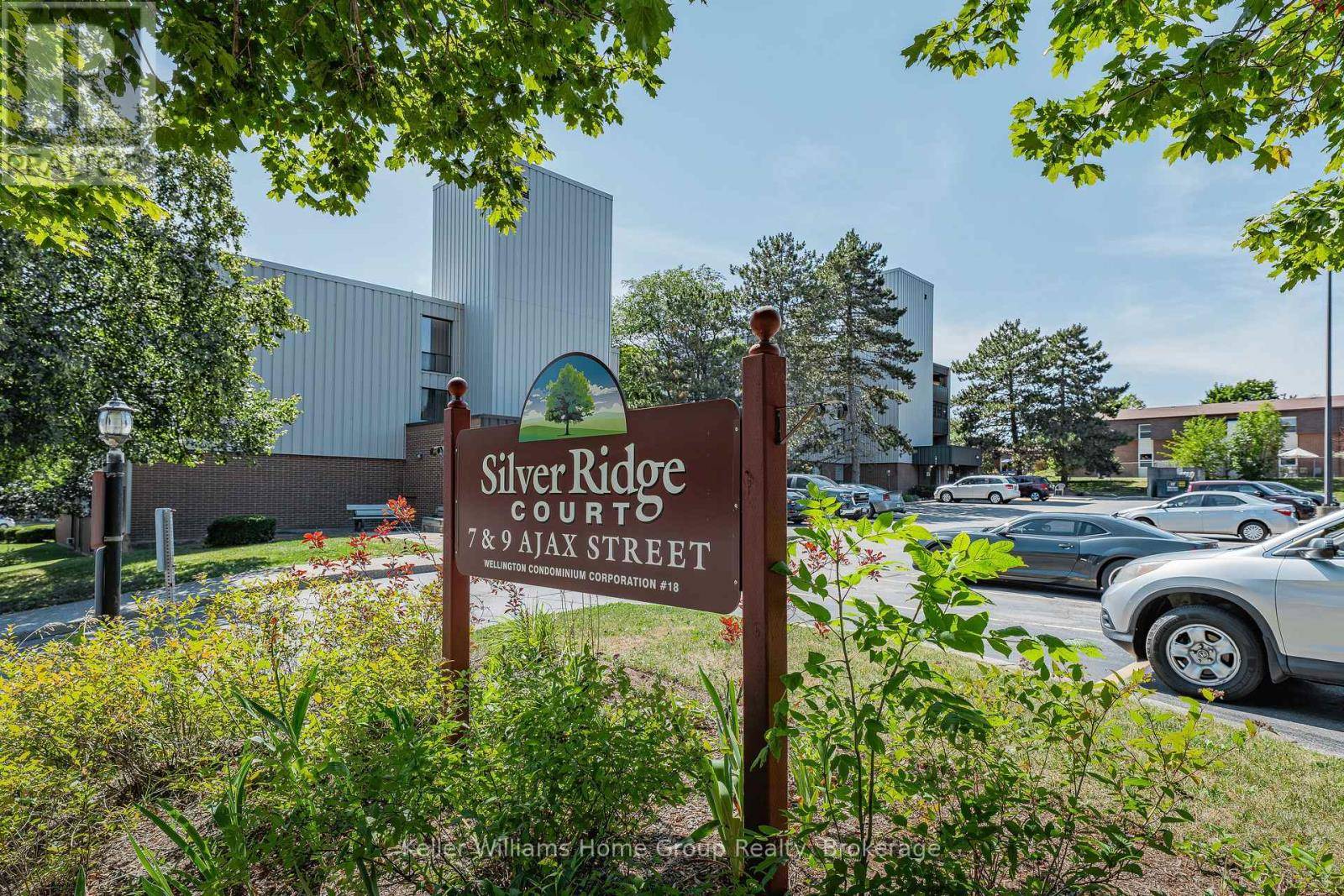 Guelph (junction/onward Willow), ON N1H2A9,9 Ajax ST #204