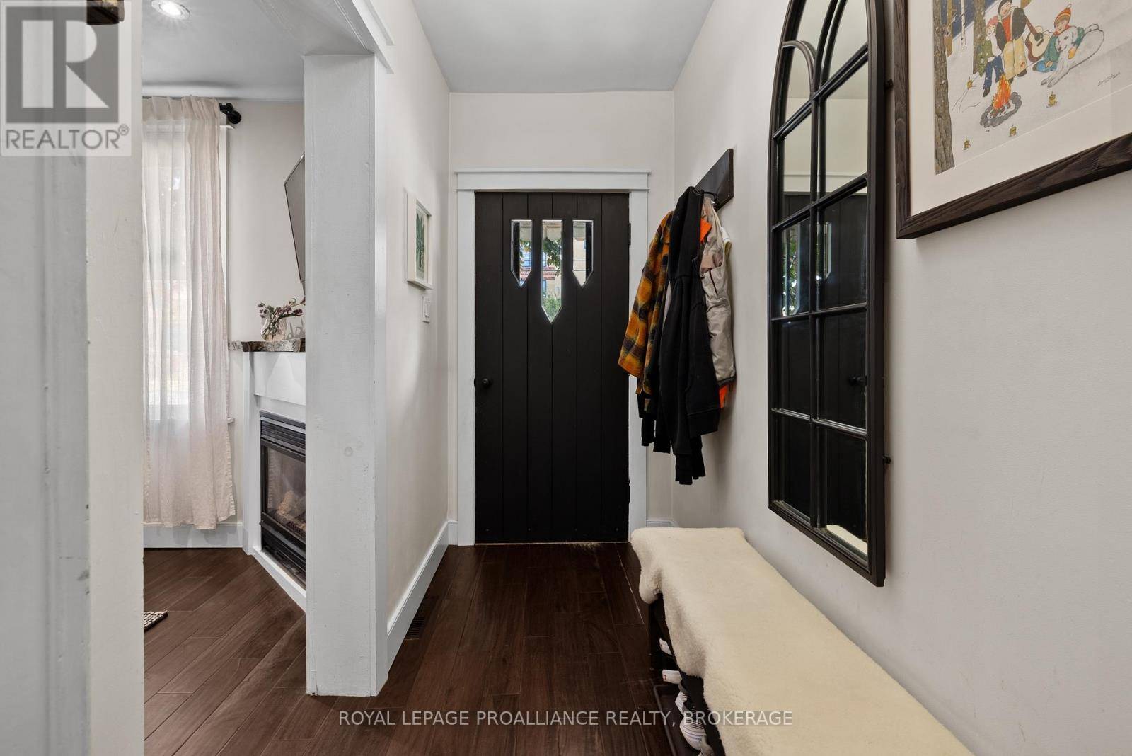 Kingston (east Of Sir John A. Blvd), ON K7K3A2,166 RIDEAU STREET