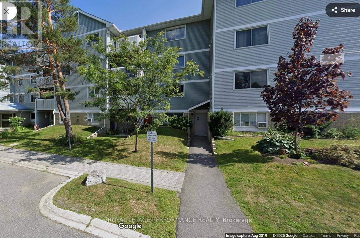 Ottawa, ON K2E7X2,212 Viewmount DR #109