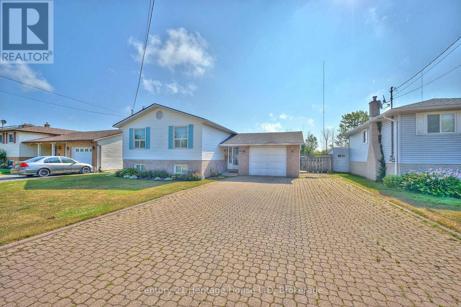 Fort Erie (crescent Park), ON L2A4R4,874 CRESCENT ROAD