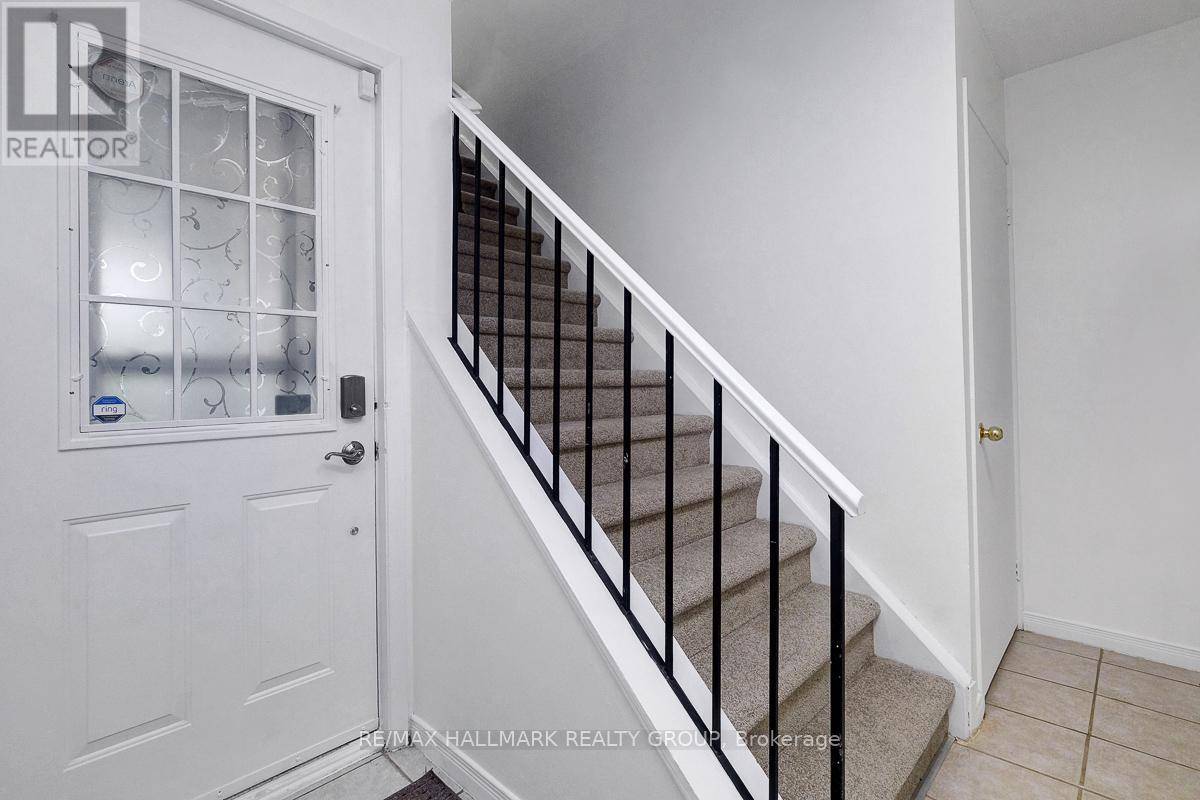 Ottawa, ON K1T3B7,43 HAXBY PRIVATE