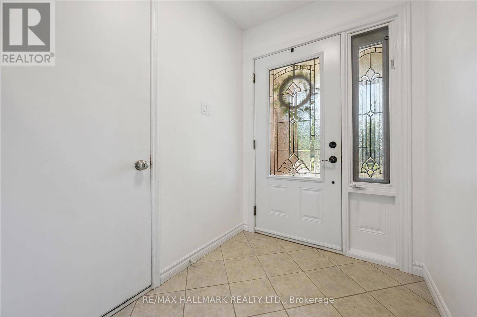 Kitchener, ON N2E2P1,32 WARWICK COURT