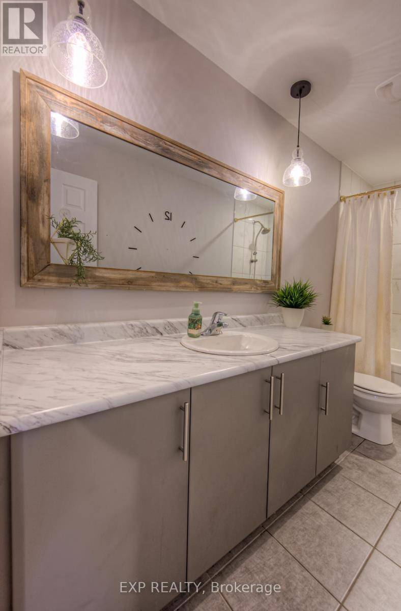 Kitchener, ON N2R1W9,55 SADDLEBROOK COURT