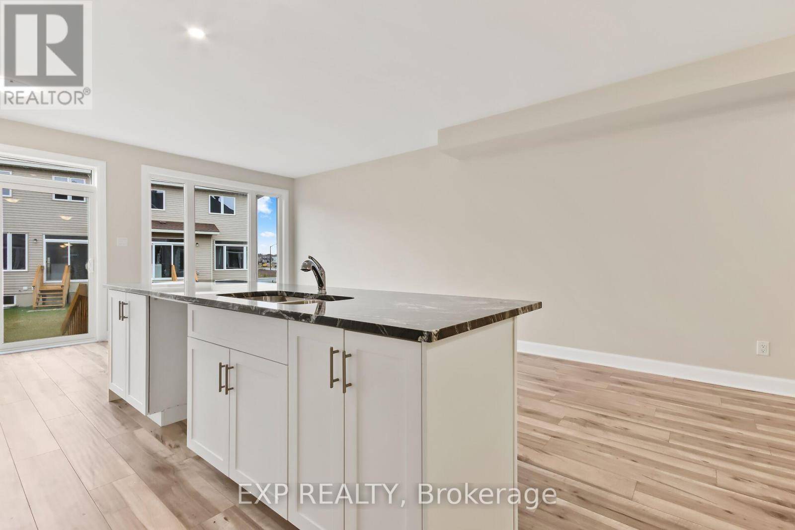 Carleton Place, ON K7C0C4,213 HOOPER STREET