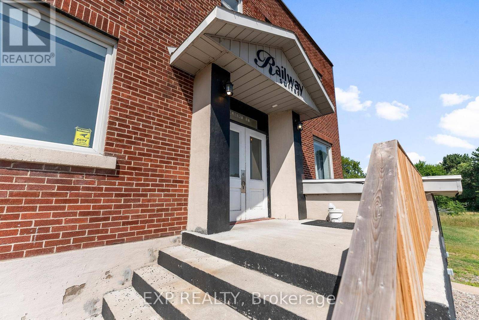 Laurentian Hills, ON K0J1J0,11 ALBERT STREET