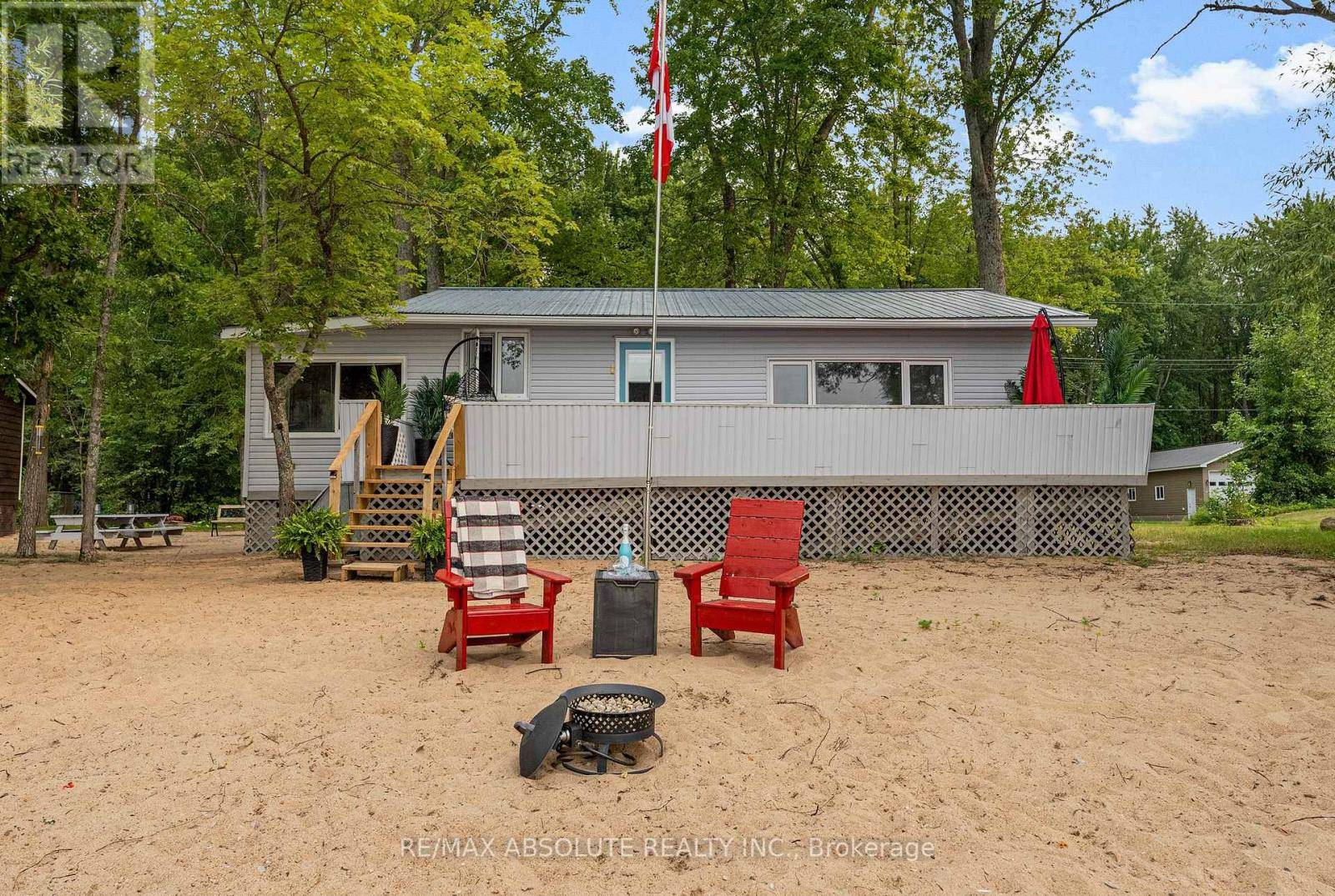 Horton, ON K7V3Z8,391 LEAVOY LANE