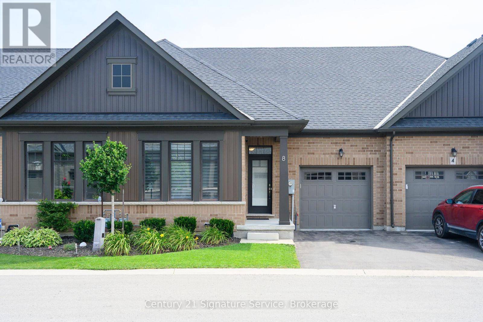 St. Catharines (carlton/bunting), ON L2M0B8,8 COSMOPOLITAN COMMON E
