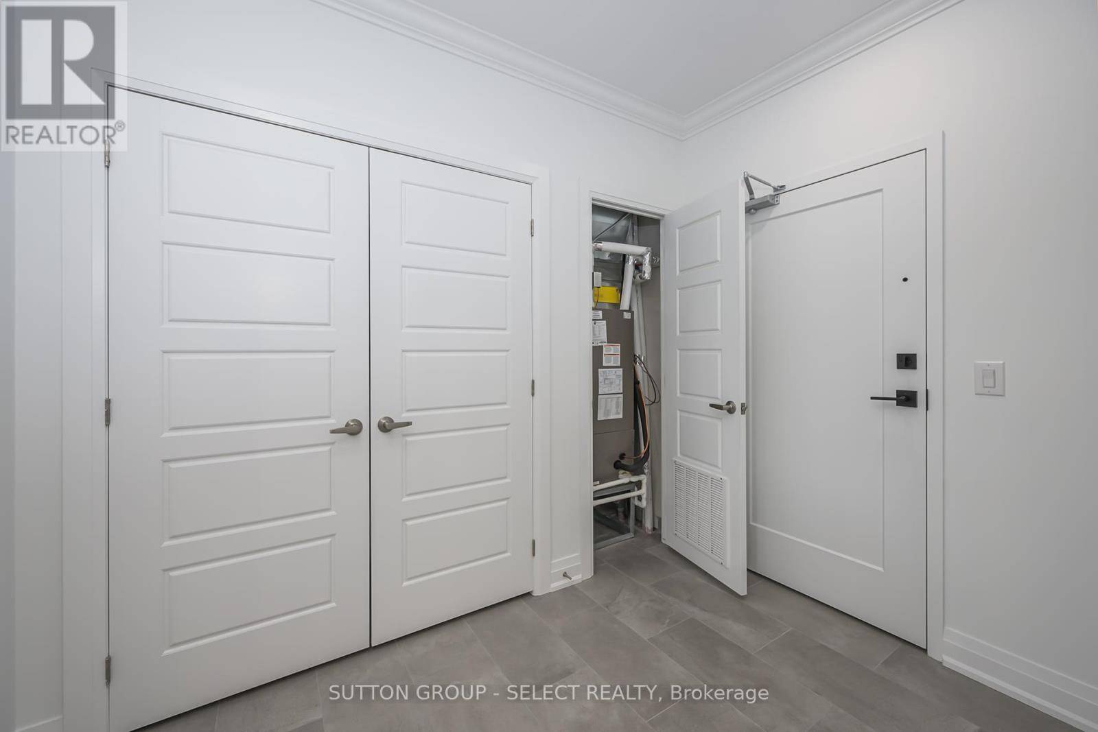 London South (south B), ON N6K0M3,1975 Fountain Grass DR #307