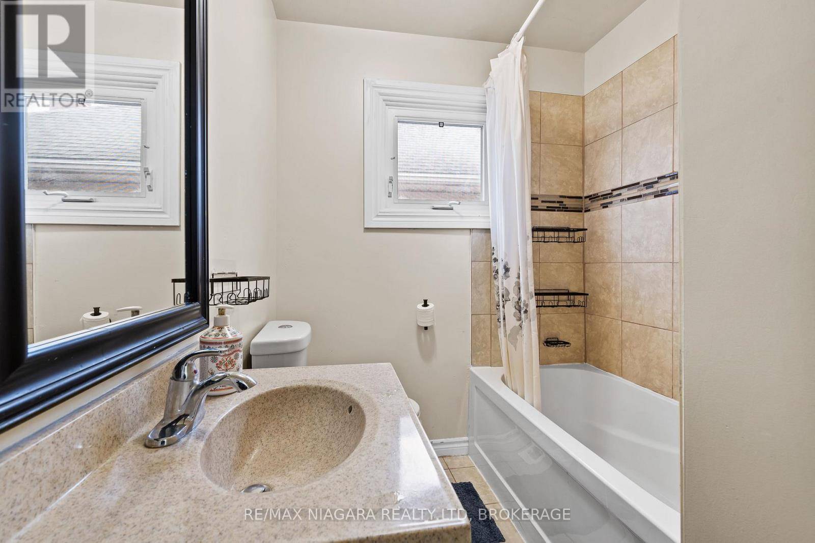 St. Catharines (downtown), ON L2R2E4,47 CHAPLIN AVENUE