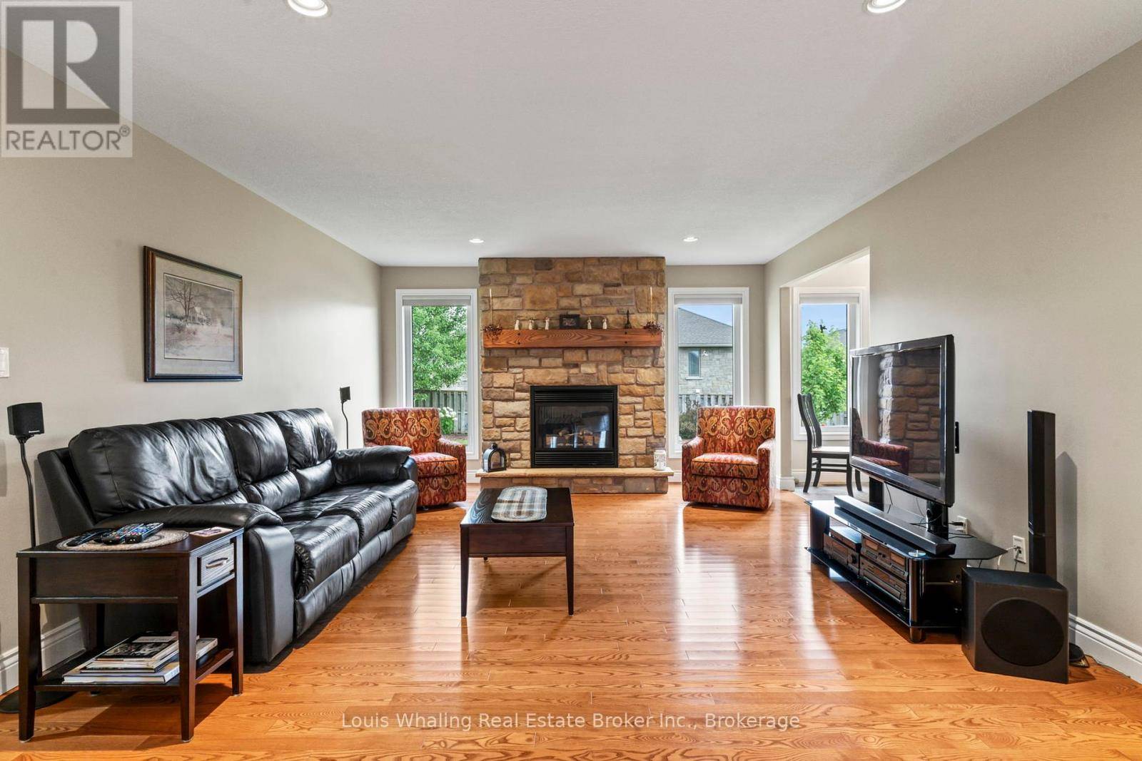 Hanover, ON N4N3V1,408 4TH STREET S