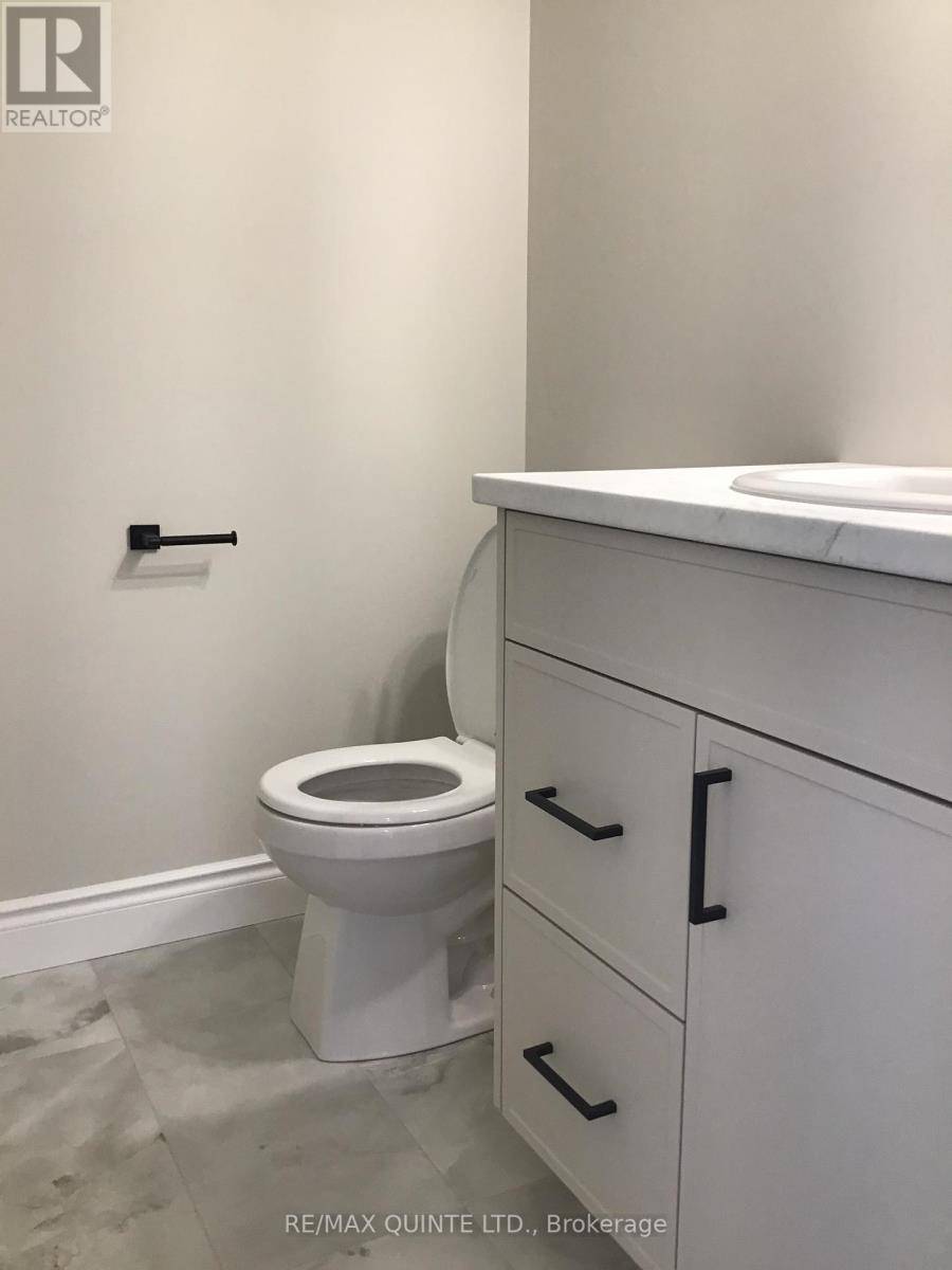 Belleville (thurlow Ward), ON K8N0R4,62 RAYCROFT DRIVE