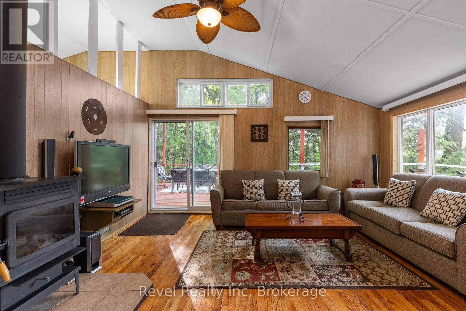 Muskoka Lakes (watt), ON P0B1M0,1096 COWAN PARK ROAD