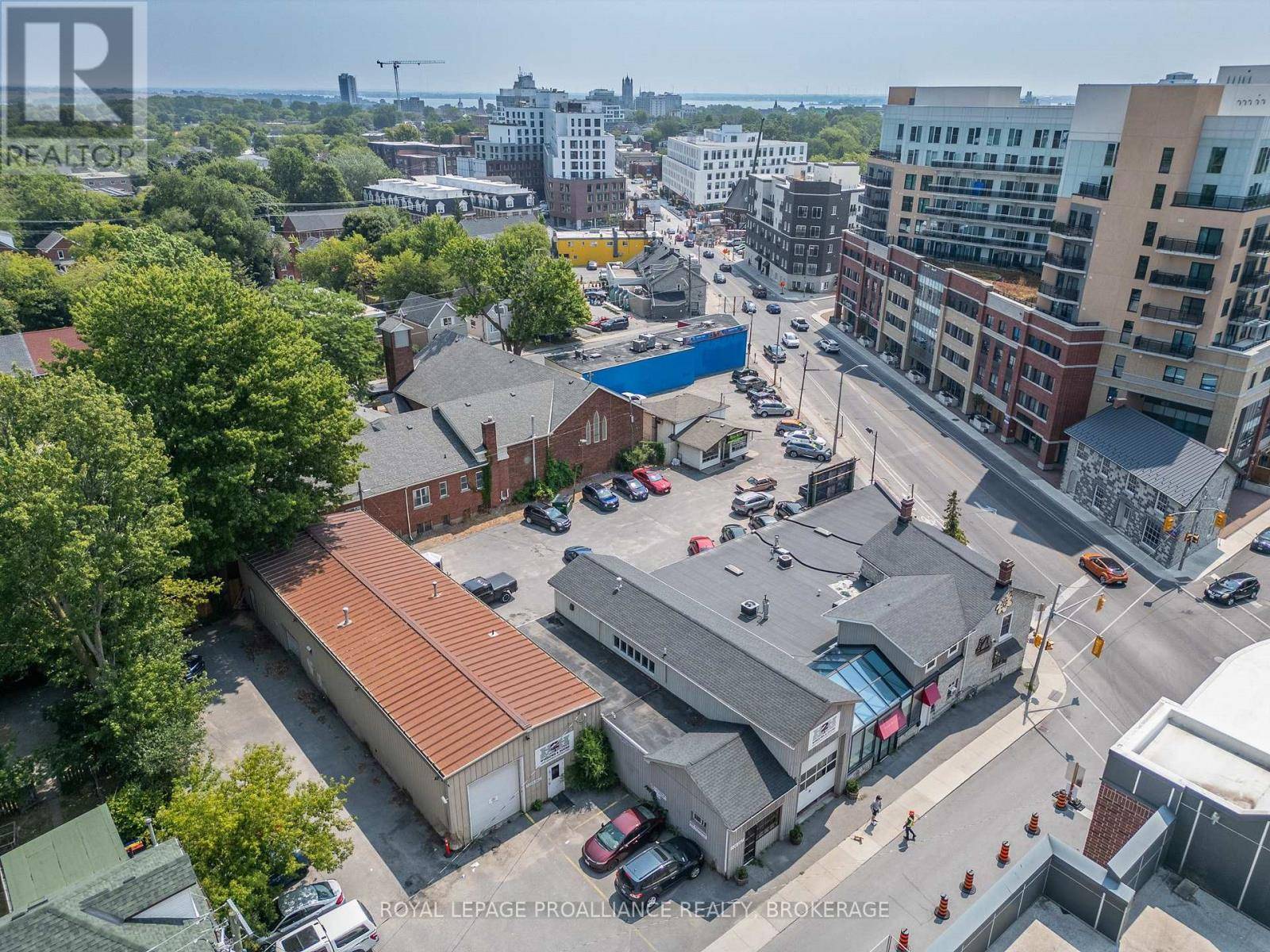 Kingston (central City East), ON K7L1E4,641 PRINCESS STREET