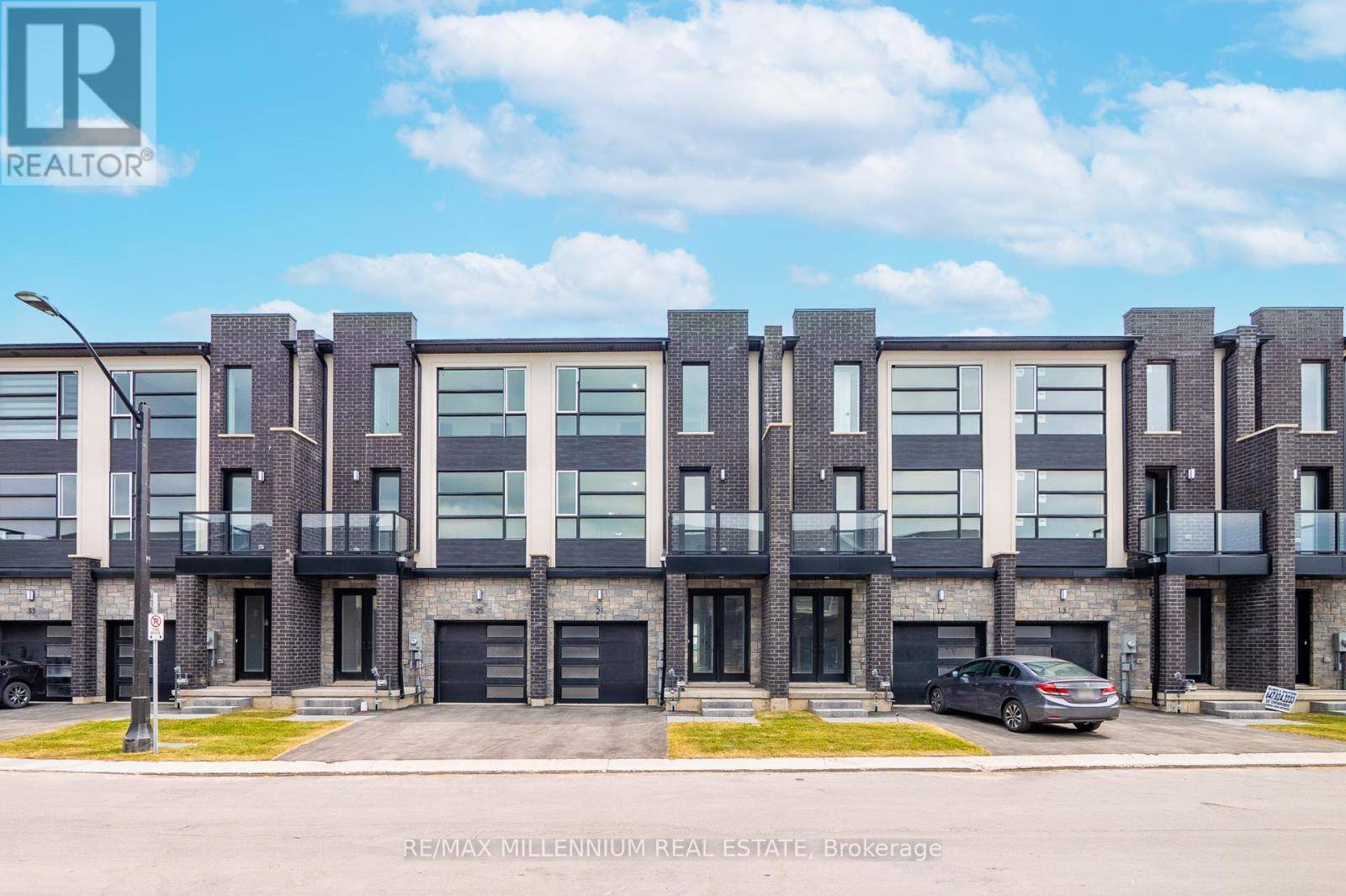 Welland (lincoln/crowland), ON L3B0N8,21 WARREN TRAIL