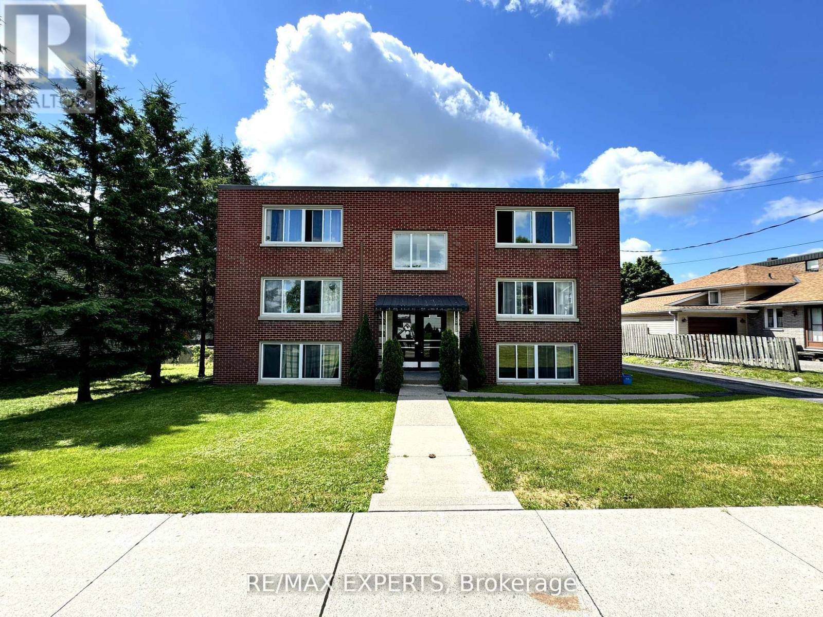 Belleville (belleville Ward), ON K8P2J2,63 Donald ST #Unit 1