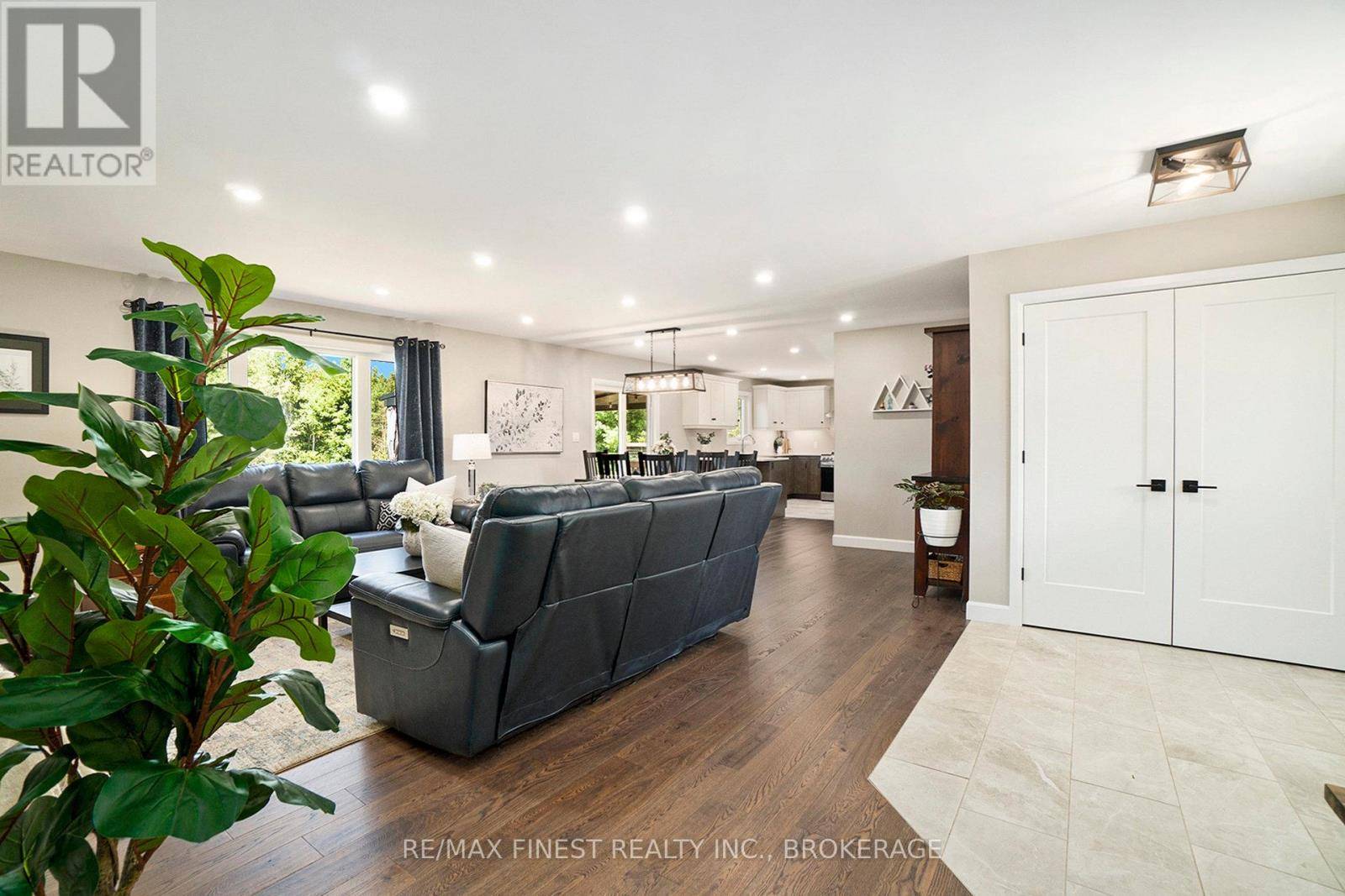 North Dundas, ON K0E1S0,10541 WYLIE WAY