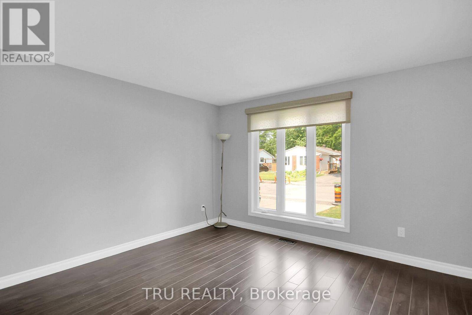Ottawa, ON K2L1P1,132 ROTHESAY DRIVE