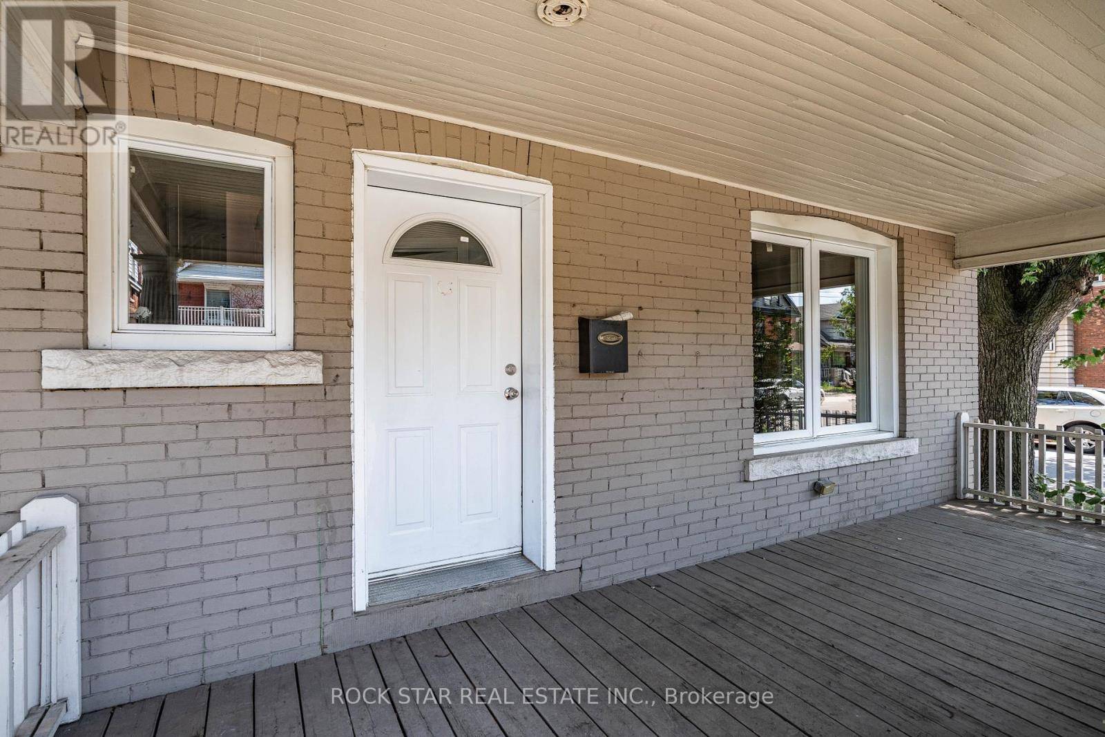 Hamilton (stipley), ON L8L6R6,18 BARNESDALE AVENUE N