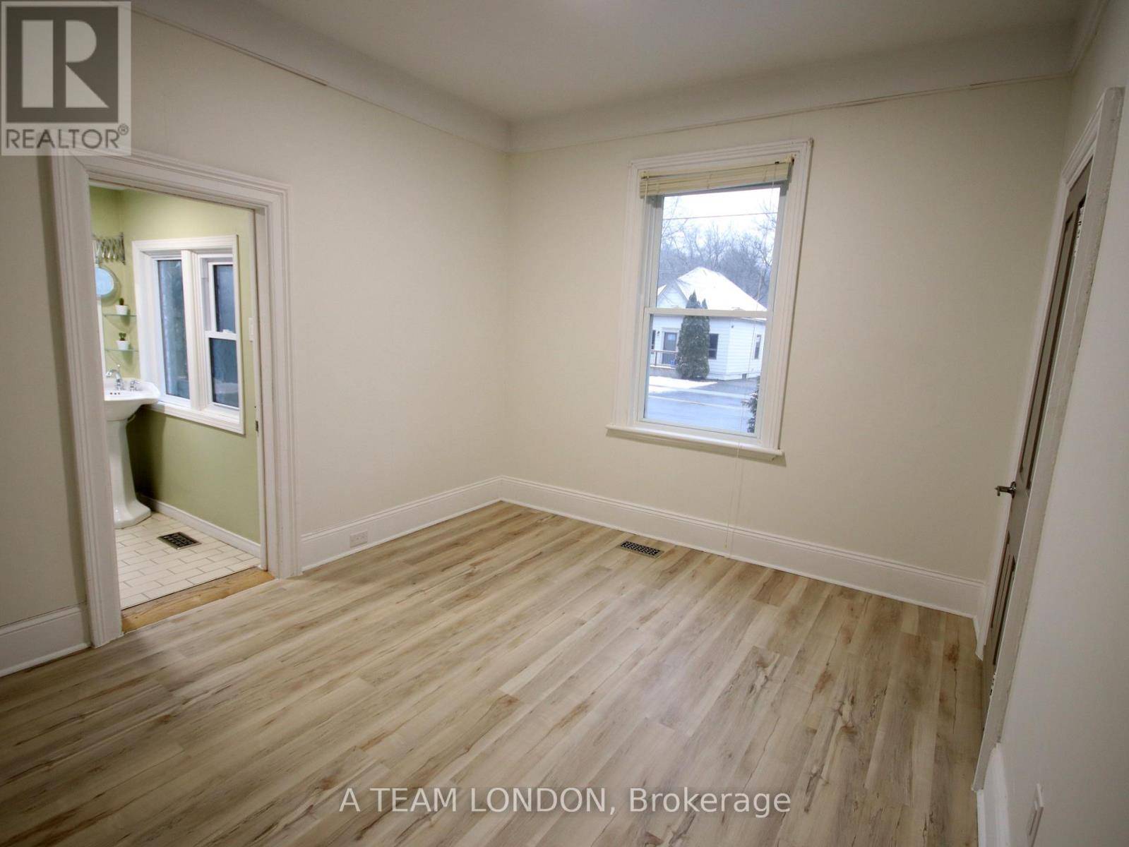 London North (north N), ON N6H1E2,162 MOUNT PLEASANT AVENUE