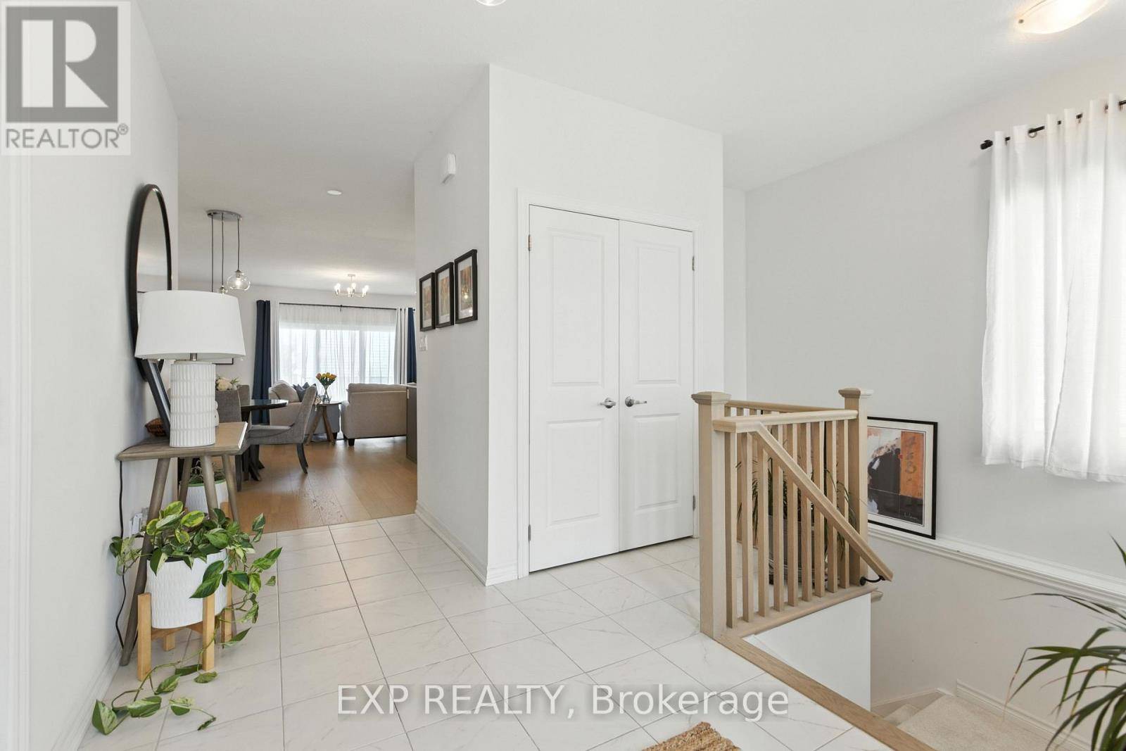 Brockville, ON K6V0E2,202 DOWSLEY CRESCENT
