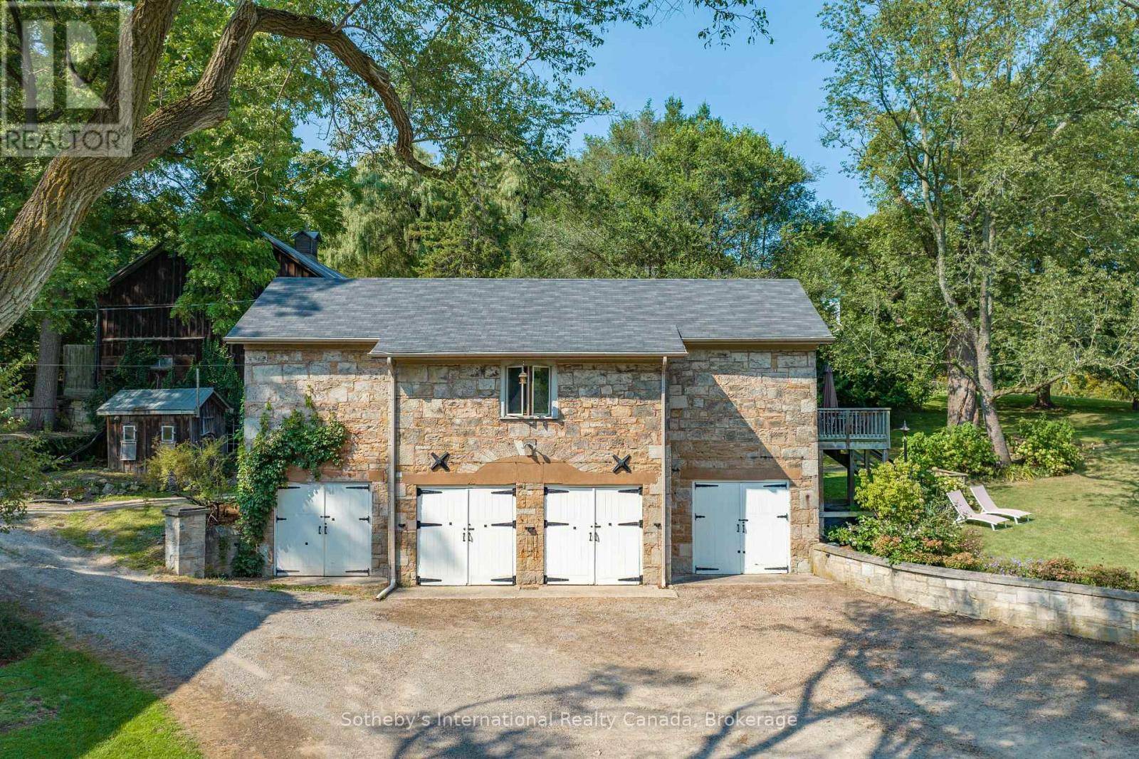 Hamilton (greensville), ON L9H4V2,1 SPRINGHILL STREET