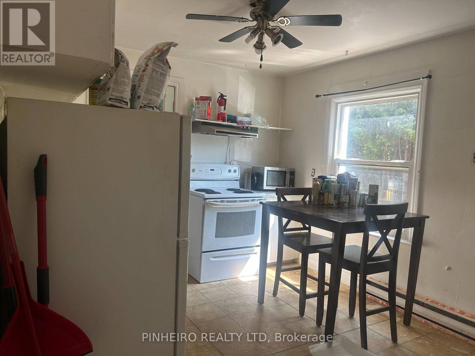 London East (east G), ON N5W3X2,460 ONTARIO STREET